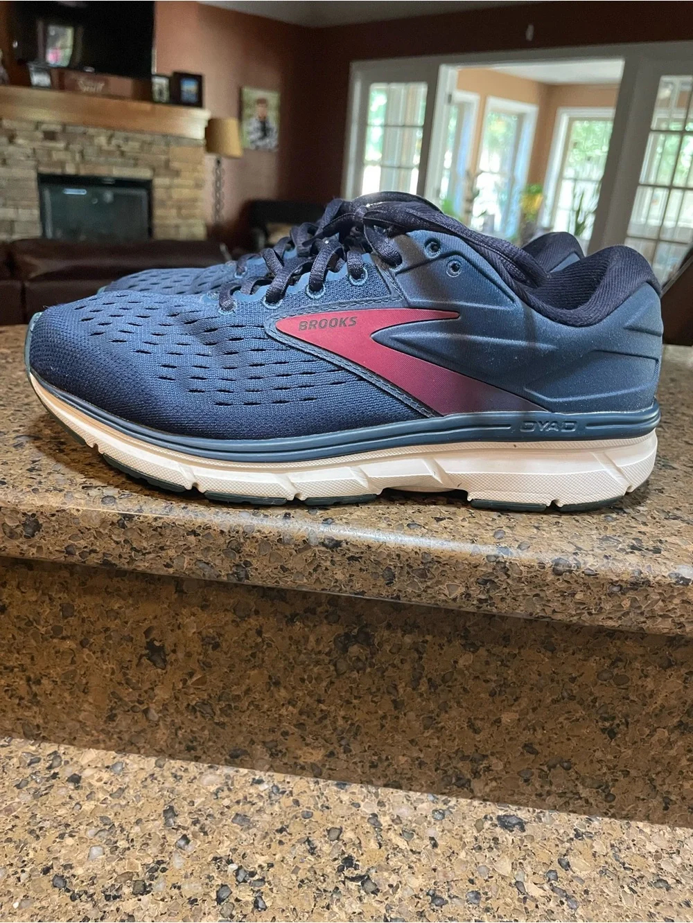 Brooks Women's Dyad 11 Running Shoe Blue Navy Beetroot Darkest Teal Support Sz 9